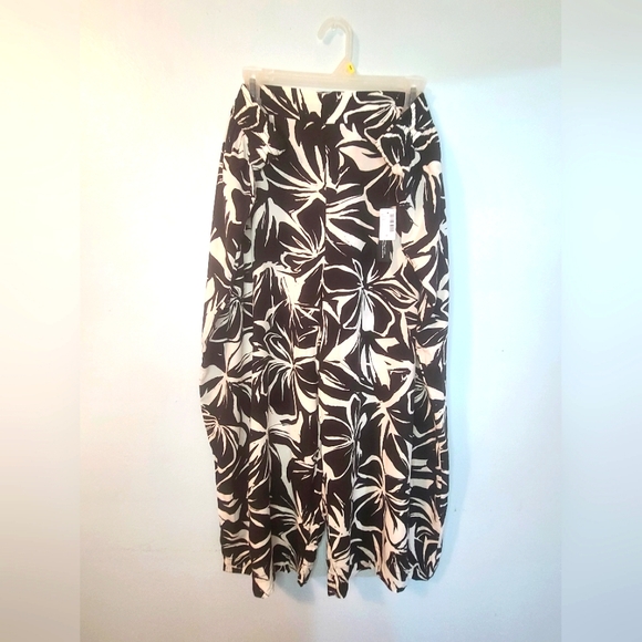 Reitmans Plus Size Cropped Capri Pants -  Size 22 (NWT) - Picture 1 of 13